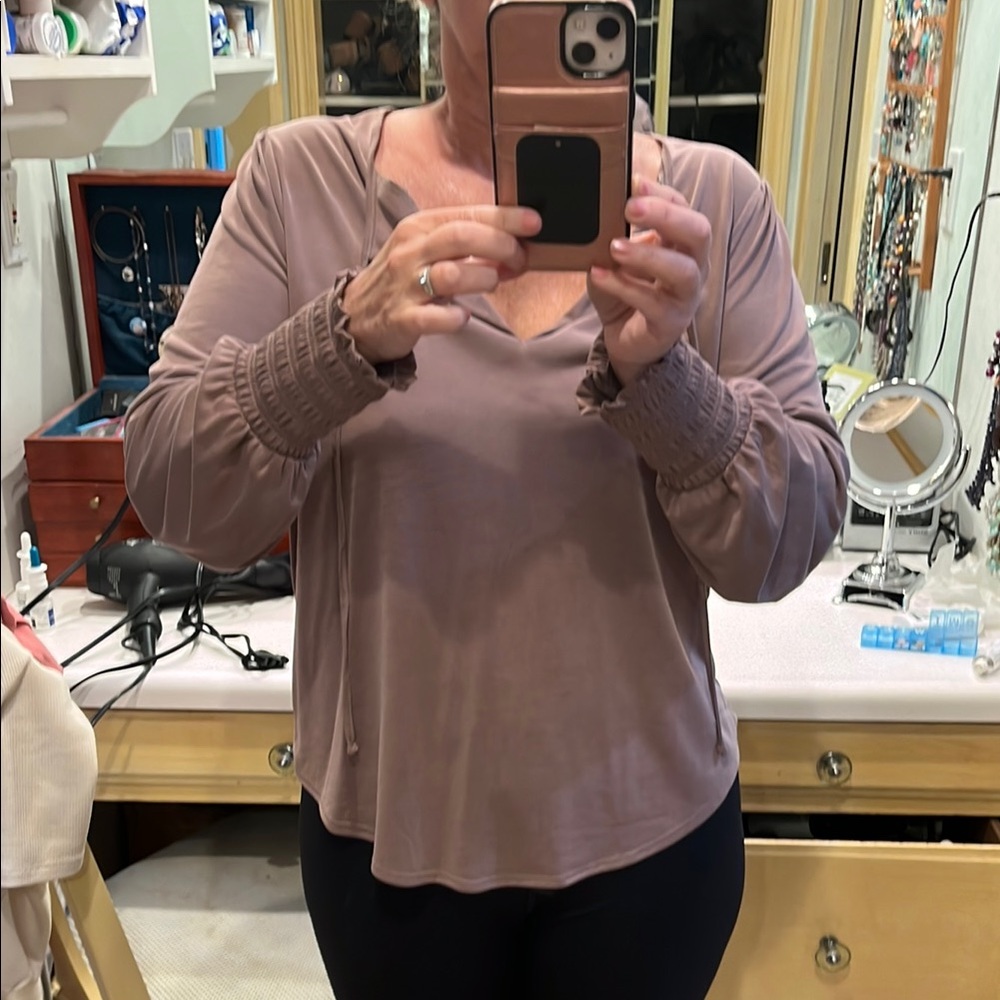 Women's Mauve Top